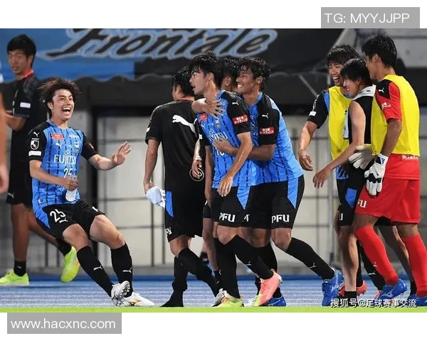 松本山雅与名古屋鲸鱼的激烈对决展现足球魅力与团队精神