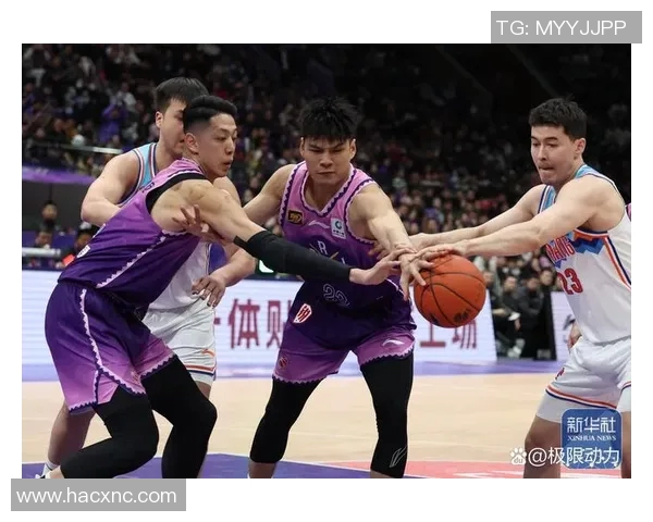第13轮精彩对决新疆队迎战青岛队争夺胜利的关键时刻