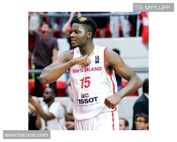 克林特卡佩拉：从新秀到NBA明星的成长之路与篮球智慧