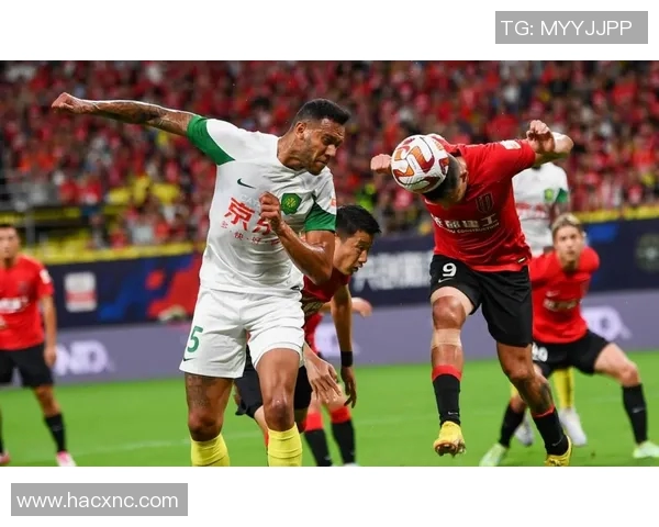 恒大与国安激战正酣比赛结果揭晓引发球迷热议