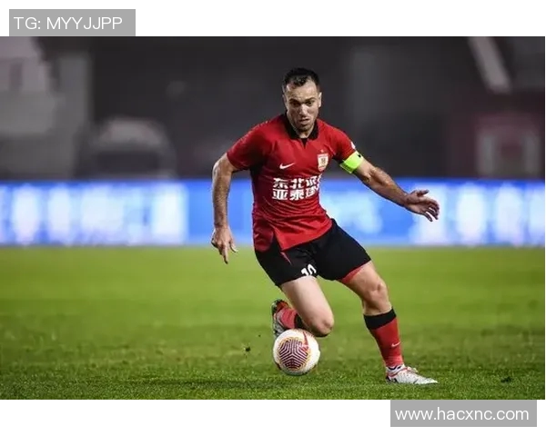 克桑西与阿里斯的精彩对决揭示了足球战术的深度与魅力