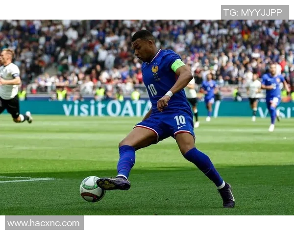 姆巴佩领衔法国队征战世界杯新篇章球迷期待他的精彩表现与突破之旅